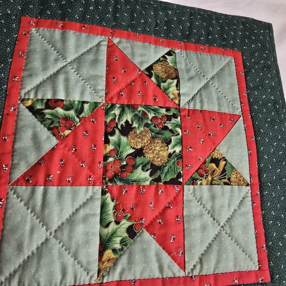New Handmade Christmas Quilted Patchwork Table Runner 15